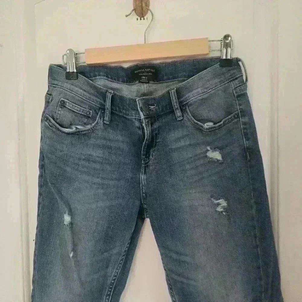 P7422 banana republic girlfriend medium wash distressed skinny jeans size 26/2 - Picture 2 of 6